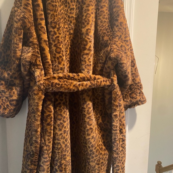 A New Day Plus size Leopard Fur Coat - Picture 5 of 7